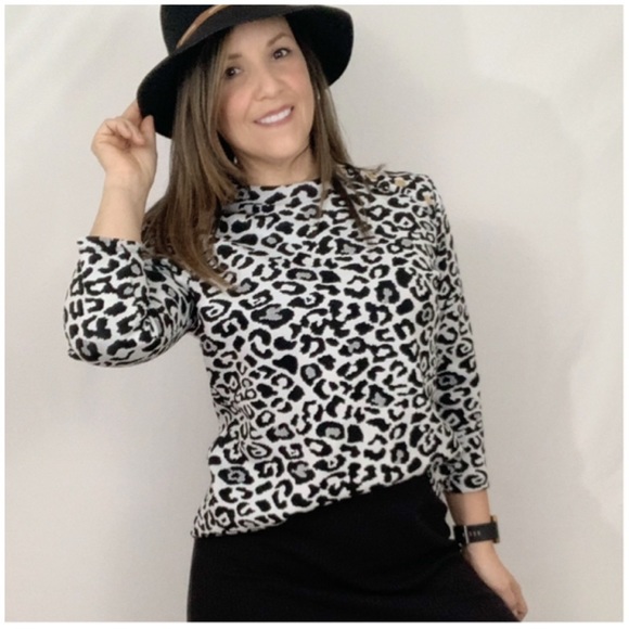 Andrew Marc Tops - Andrew Marc New York Leopard print Long Sleeve top